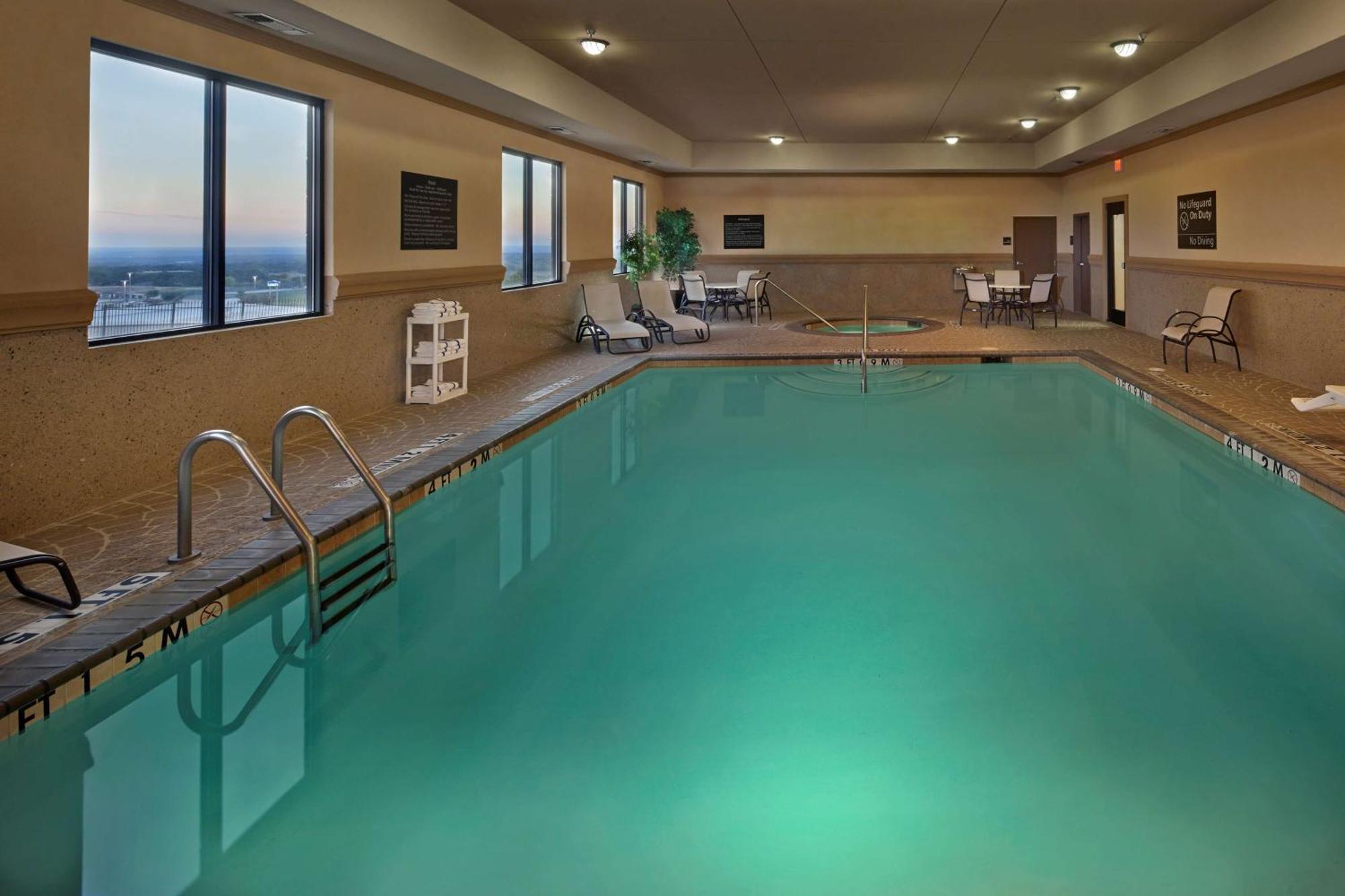Hampton Inn & Suites Декатур Екстер'єр фото